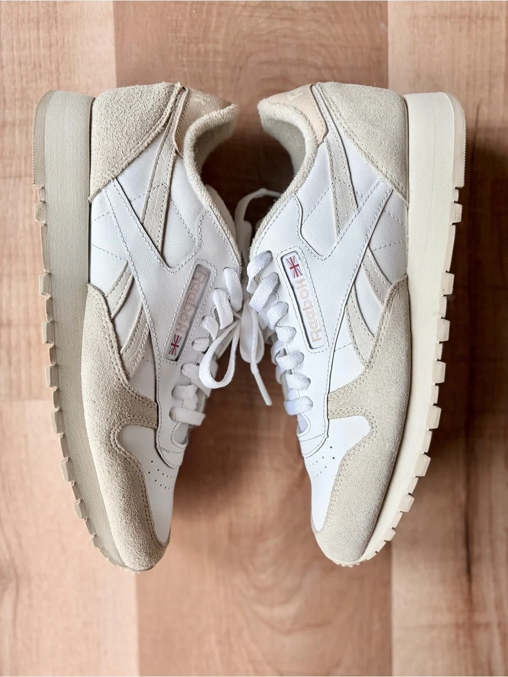 Reebok Women’s Classic Leather & Suede White Stucco Sneakers Size 8.5